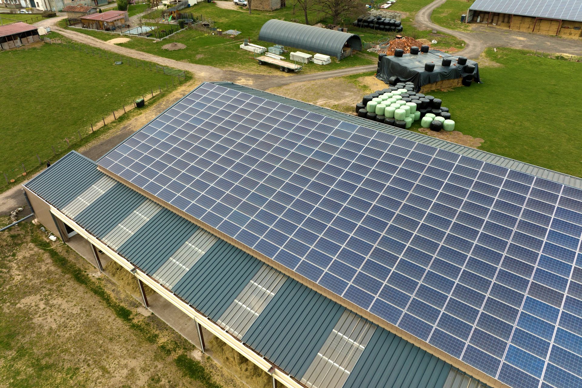 Optimisez votre exploitation agricole grâce aux panneaux solaires, au Luxembourg.